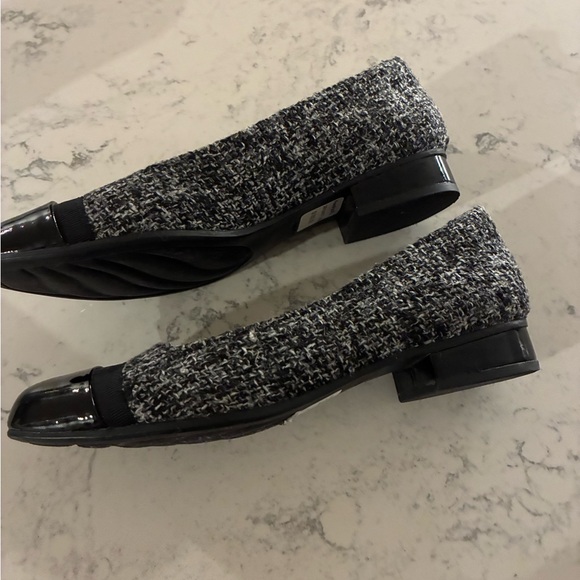 Clarks NWT sz6.5 Kesha Rosa Tweed and Black Patent Leather  Women's Flats - Picture 3 of 9